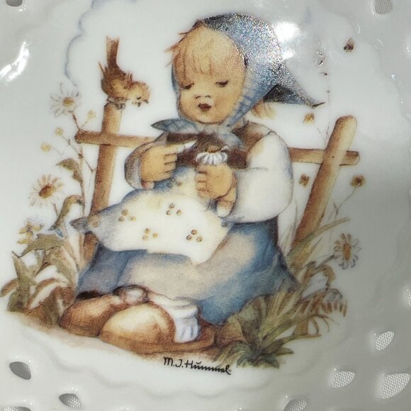 M.J. HUMMEL Genuine Vintage Filagree Trinket Dish, "Er Liebtmich - He Loves Me?" - Picture 2 of 5